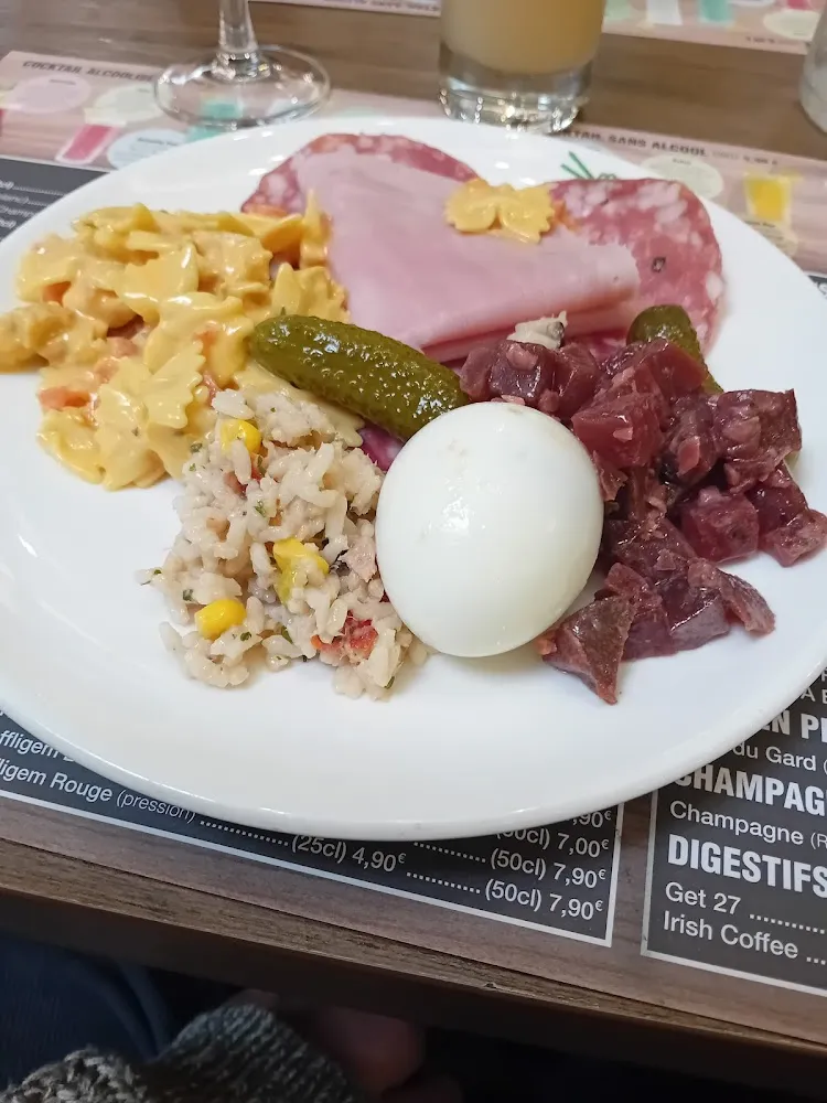 Betterave Rouge Riz Pâte Cornichon Rosette